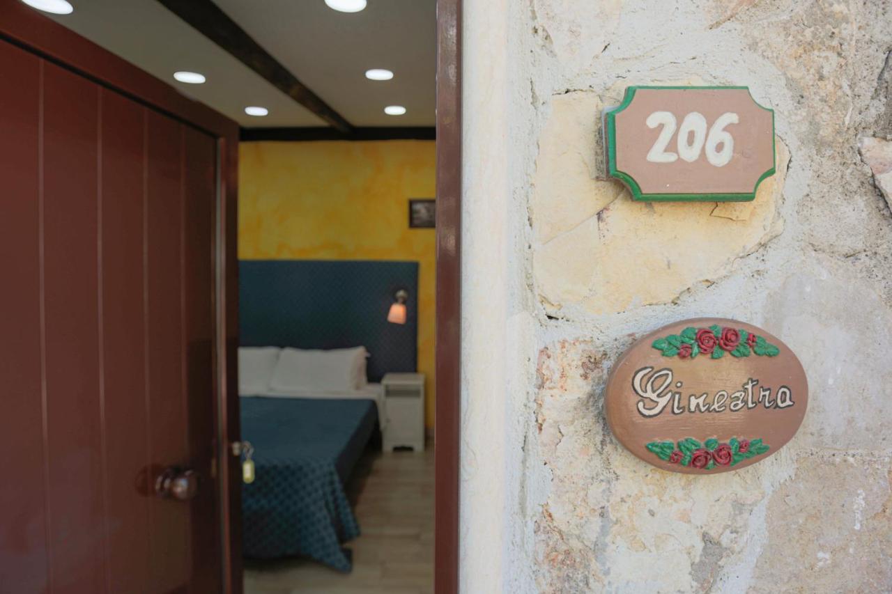 Апарт отель Relais Il Frantoio Масса-Лубренсе Экстерьер фото