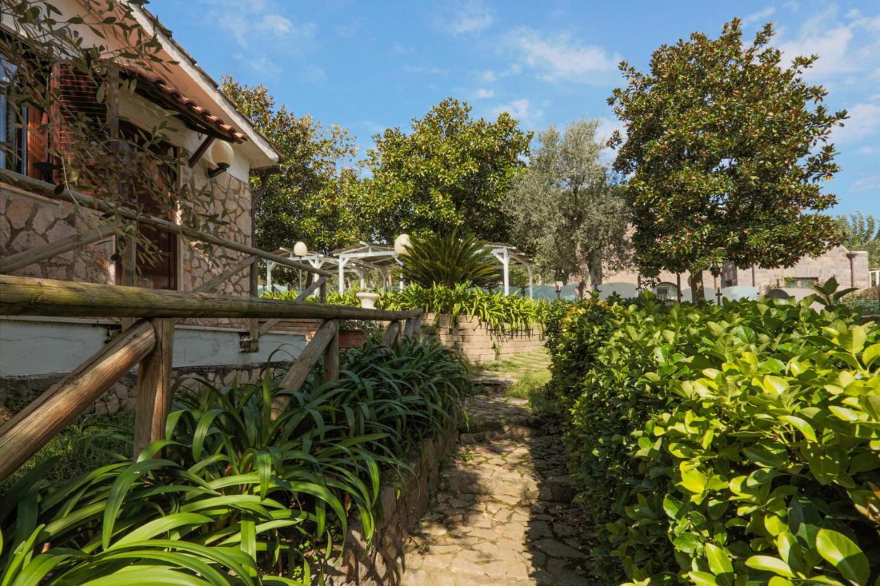 Апарт отель Relais Il Frantoio Масса-Лубренсе Экстерьер фото