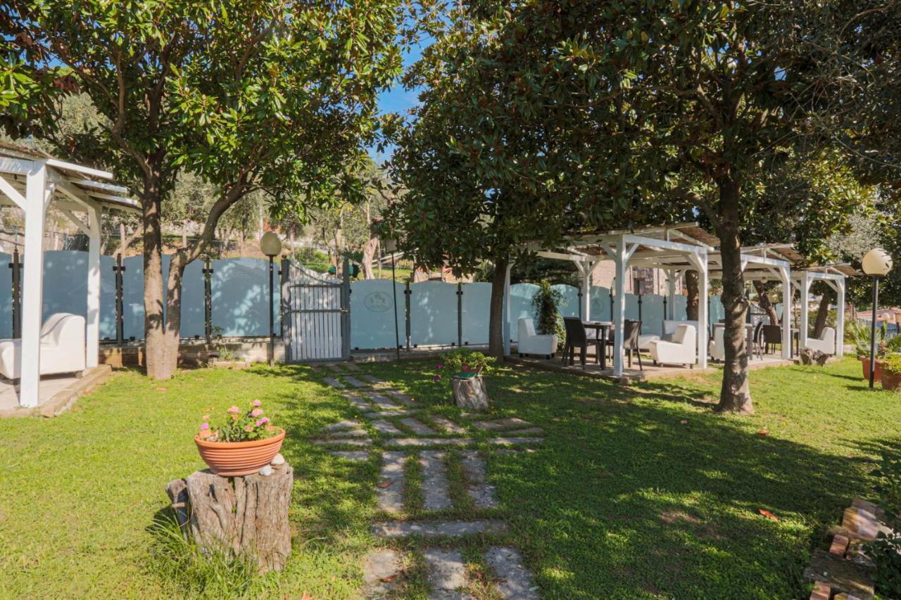 Апарт отель Relais Il Frantoio Масса-Лубренсе Экстерьер фото